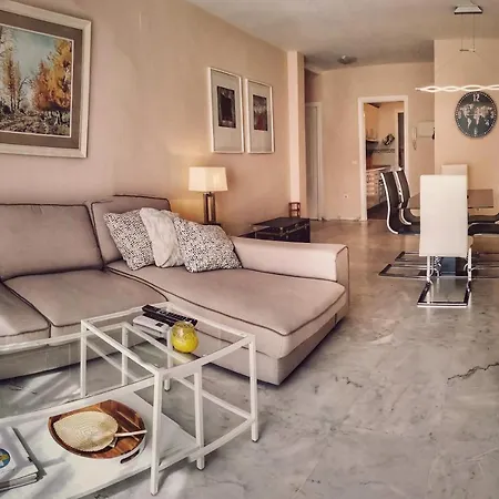 Penthouse 3-bedroom Duplex /rooftop Terrace & Golf Daire *