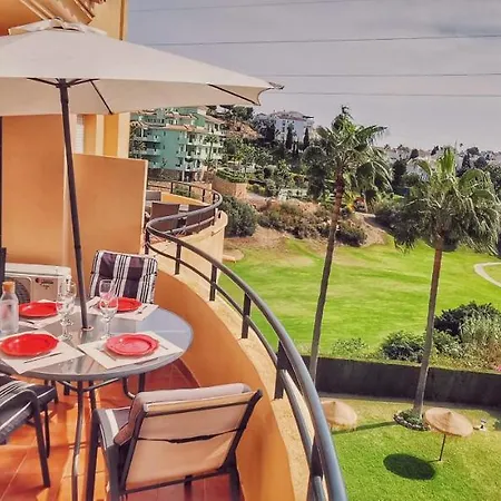 Penthouse 3-bedroom Duplex /rooftop Terrace & Golf Daire *